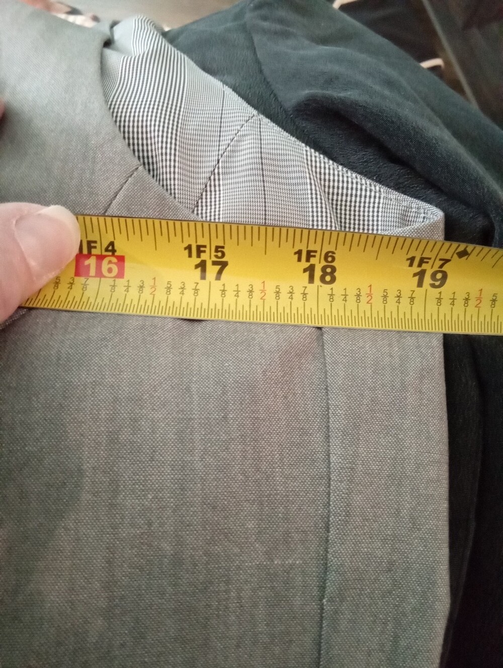 JF J. Ferrar Men's Size M Tailored Suit Vest Classic Gray Pattern Deep V-Neck - Picture 10 of 11